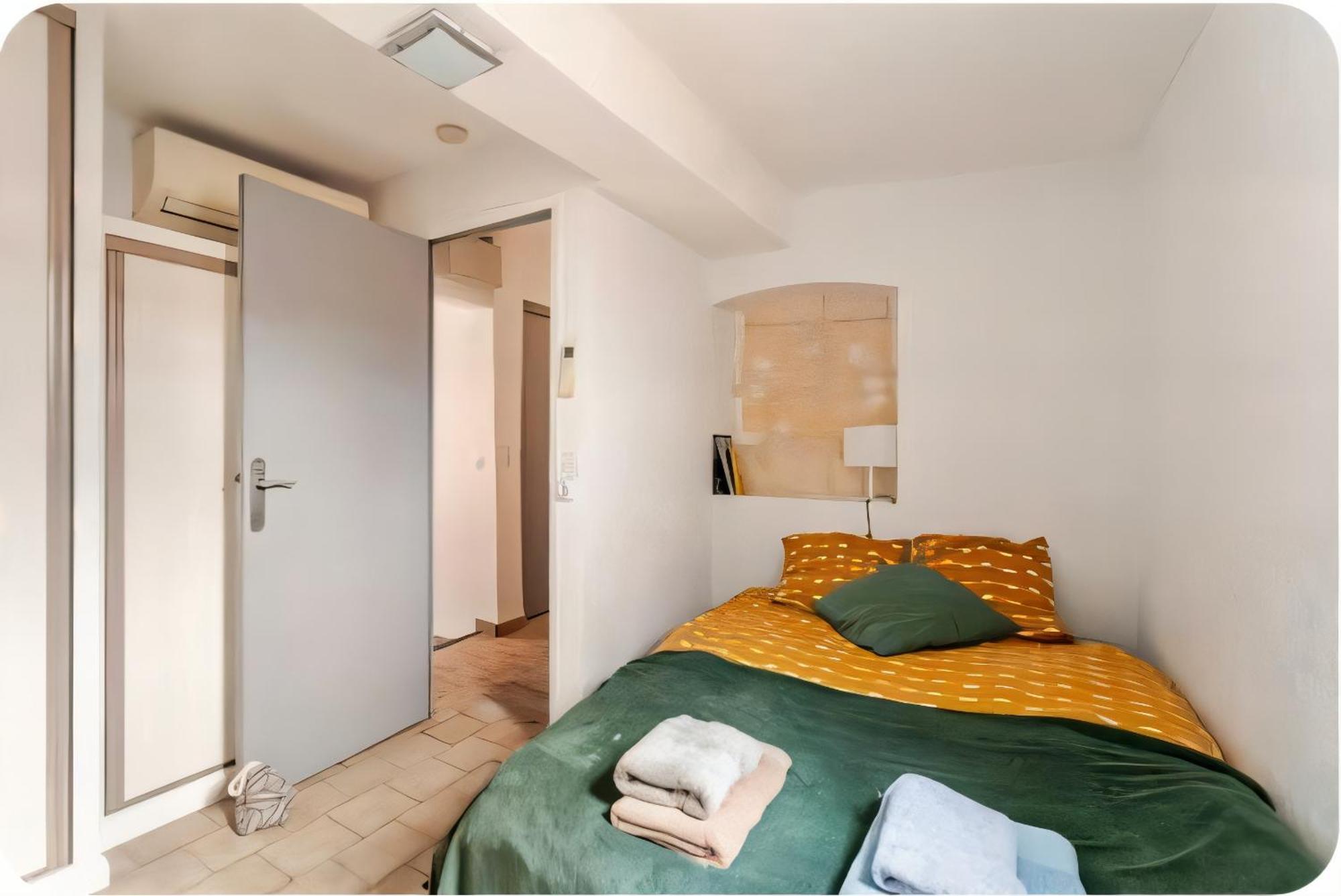 L'Appartement De La Roquette Centre Historique Arles Eksteriør bilde